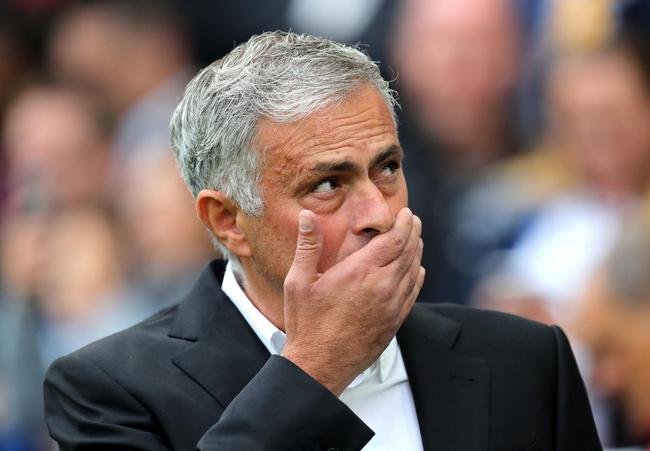 星空包含阿扎伦卡在SKT比赛中大比分获胜，比赛局势复杂引发热议！上演精彩一战的词条